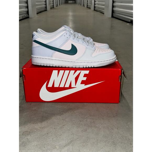 Nike Dunk Low Mineral Teal (GS) size7 - Picture 2 of 3